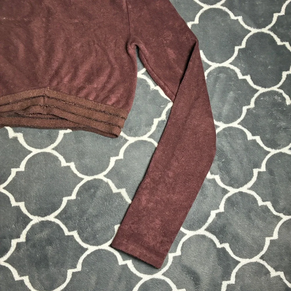 Alo Yoga Long Sleeve Crop Top Burgundy Maroon Criss Cross Waist Athletic Small